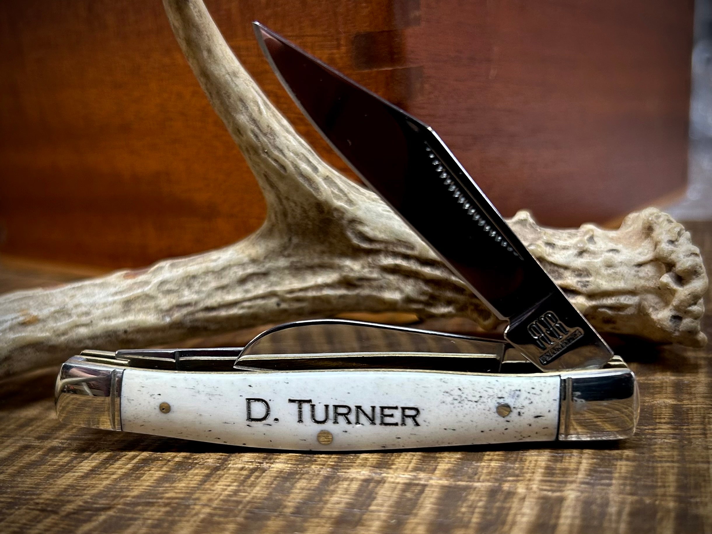ロメロブリット　セラミックハートクリーム&シュガーセットwithトレイ RR248 Stockman Knife – Time & Again By Russ